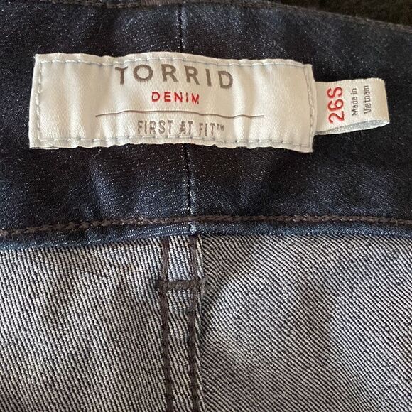 Torrid Jeggings Skinny Dark Wash Short Jeans - Picture 15 of 16